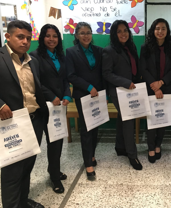 Visita al Liceo Integral Milenium | Universidad da Vinci de Guatemala