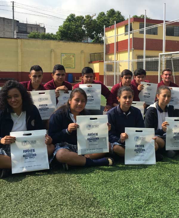 Visita al el Colegio Franciscano 12 de Octubre | Universidad da Vinci de Guatemala