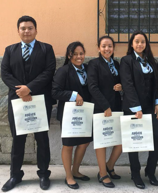 Visita al Colegio Mixto Juventud Activa | Universidad da Vinci de Guatemala