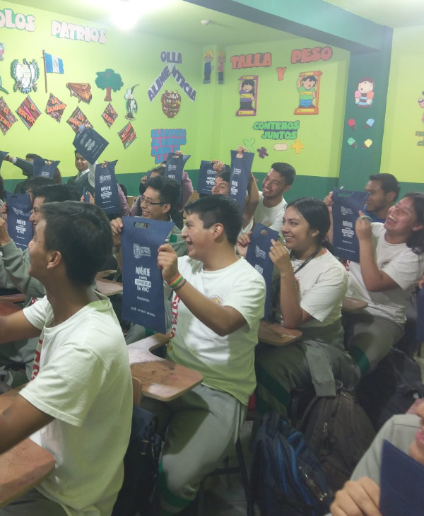 Visita al Liceo Guatemala de Occidente | Universidad da Vinci de Guatemala