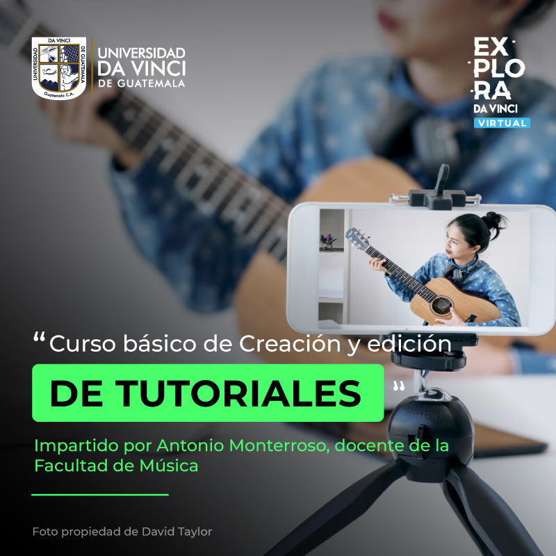 Imagen de primer plano de teléfono grabando a una persona tocando la guitarra, al fondo la persona tocando la guitarra con blur y un degrade en negro con trasparencia con el texto Curso básico de creación y edición de tutoriales.