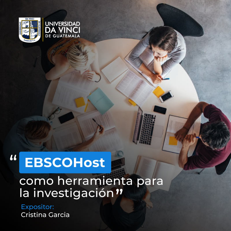 Imagen de una vista alta de cuatro jóvenes sentados en una mesa redonda, con diferentes cuadernos y accesorios de oficina, con un degradado en negro y transparencia con el texto EBSCOHost como herramienta para la investigación.