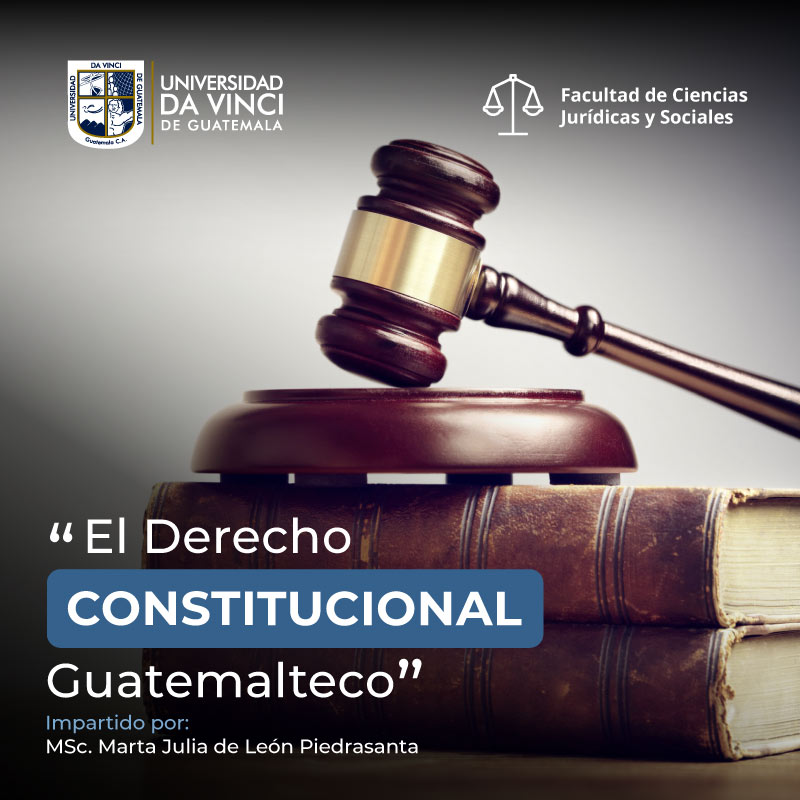 Imagen de primer plano de dos libros apilados con un mazo de madera sobre ellos con el texto el derecho constitucional guatemalteco.