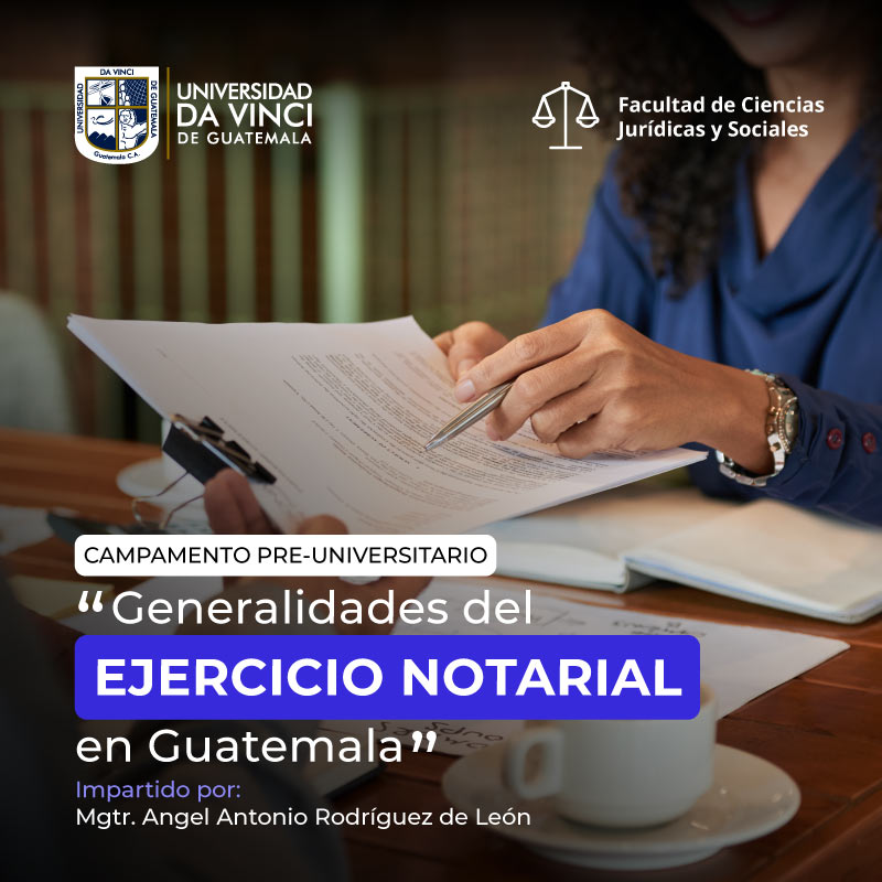 Imagen de plano cercano de una mujer sentada en un escritorio señalando un documento con un lapicero con el texto generalidades del ejercicio notarial en Guatemala.