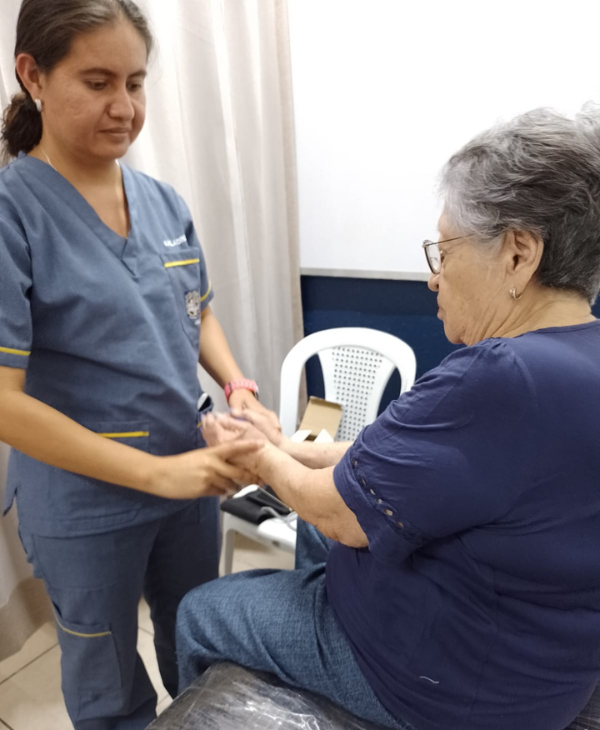 Clínica de Fisioterapia de Sede Zona 9 cumple un año al servicio de los guatemaltecos | Universidad da Vinci de Guatemala