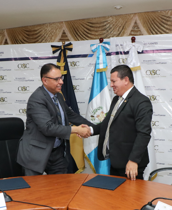 Firmamos Convenio de Cooperación Académica con la Contraloría General de Cuentas | Universidad da Vinci de Guatemala