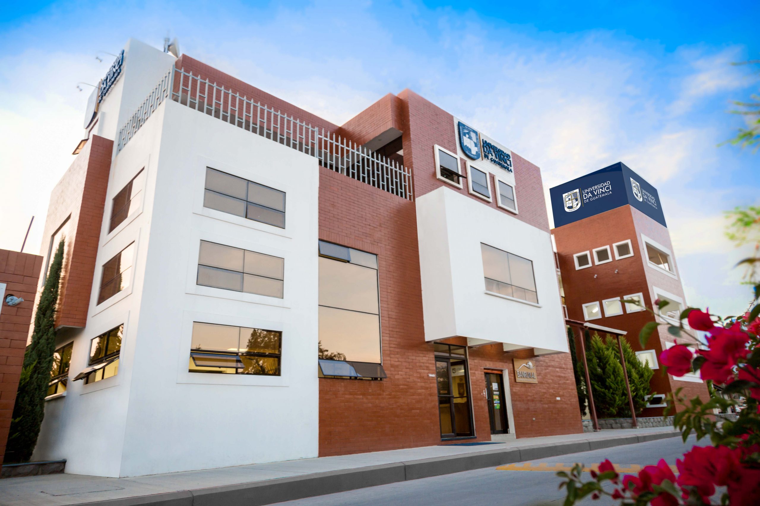 Universidad Da Vinci de Guatemala firma Convenio Específico con Cype Ingenieros, S.A. | Universidad da Vinci de Guatemala