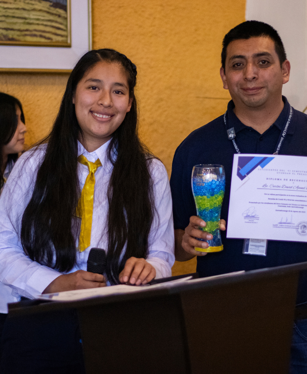 Estudiantes del sexto semestre de enfermería presentan seminario | Universidad da Vinci de Guatemala