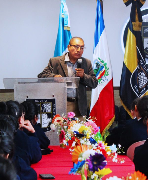 Conferencia sobre el Impacto de la Enfermería en la Sociedad Moderna | Universidad da Vinci de Guatemala