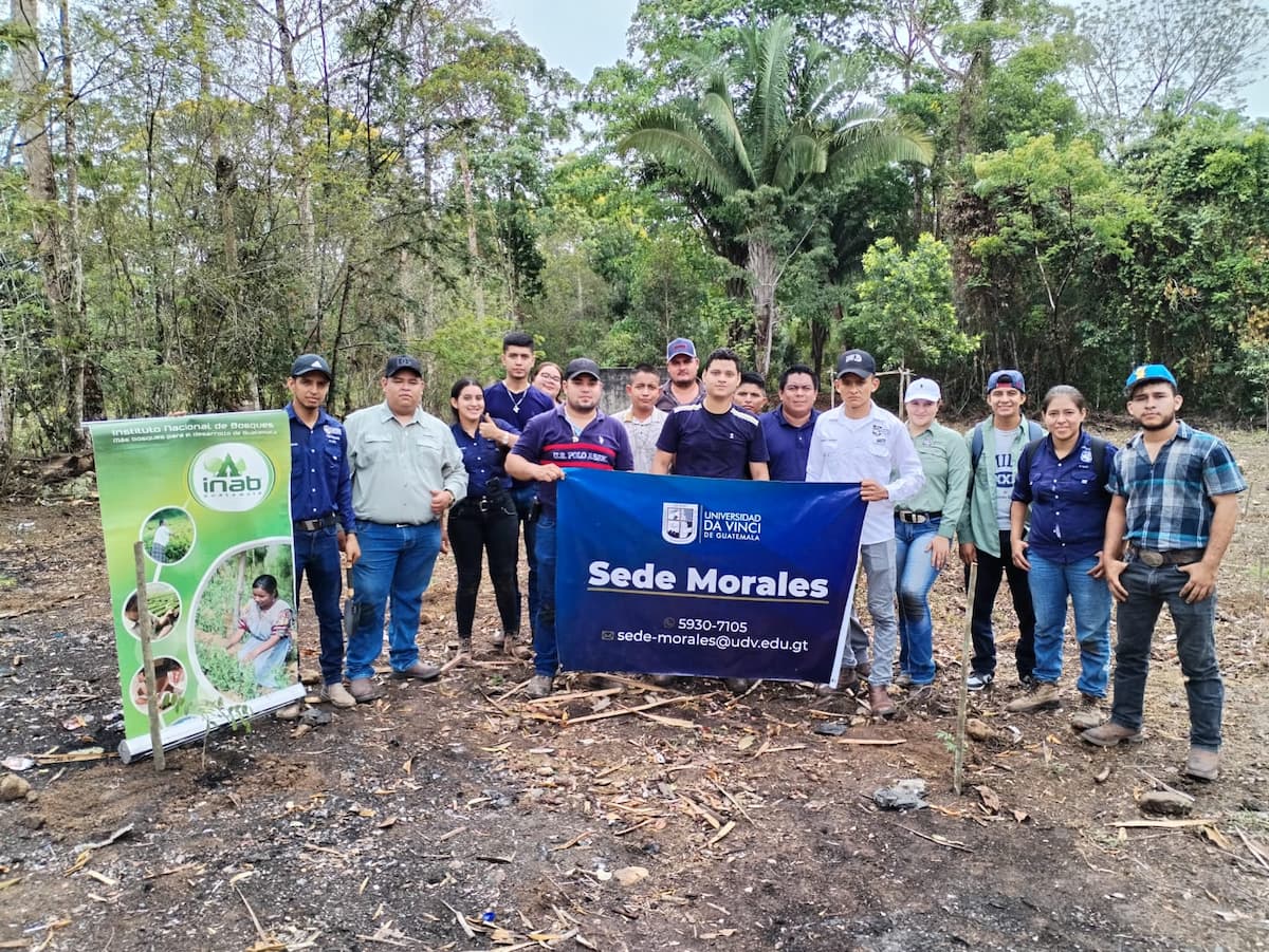 Nos Sumamos al Cambio: Facultad de Ciencias Agronómicas promueve la Reforestación | Universidad da Vinci de Guatemala
