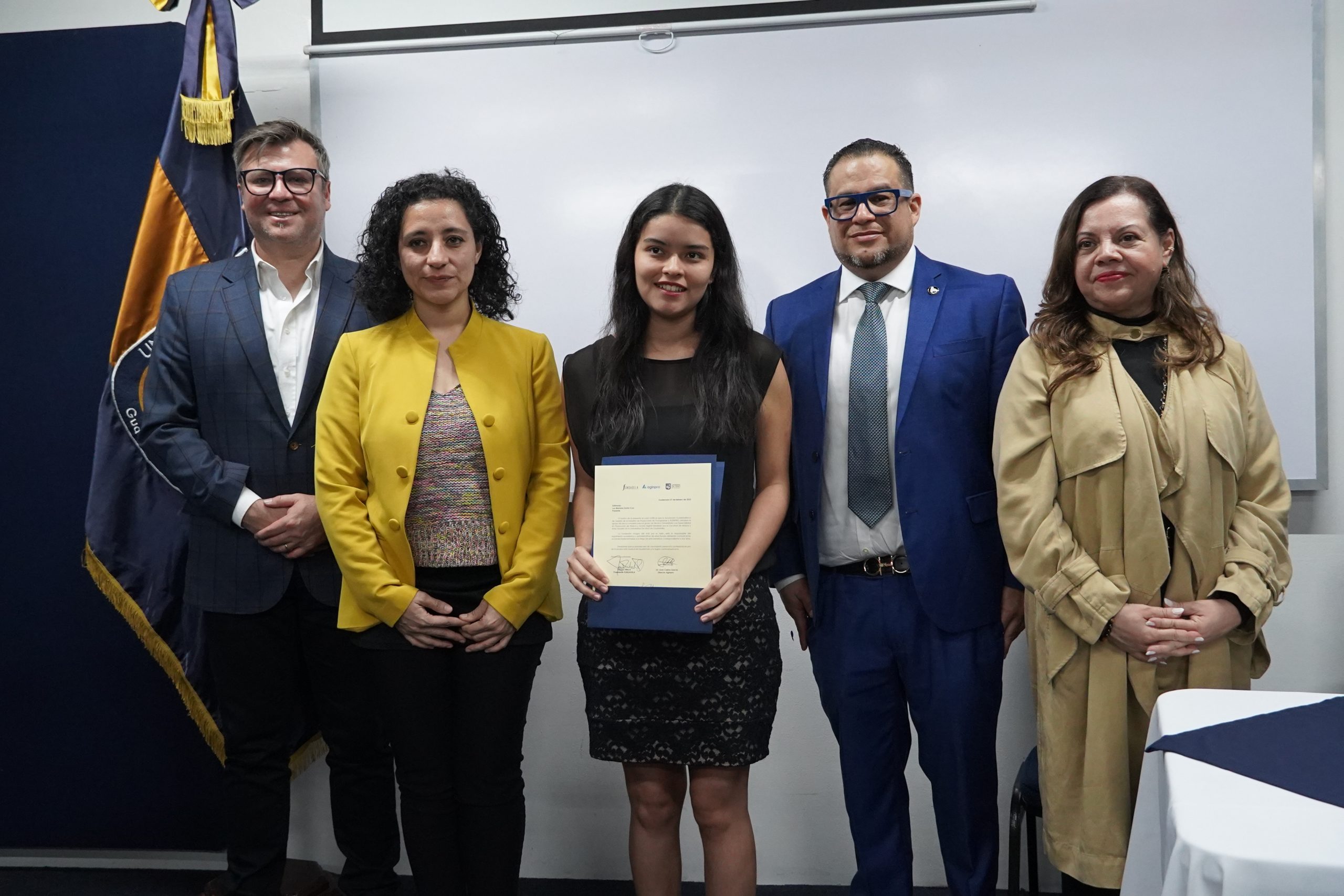 Entrega de la 3era. Beca Aginpro para Mujeres Productoras | Universidad da Vinci de Guatemala