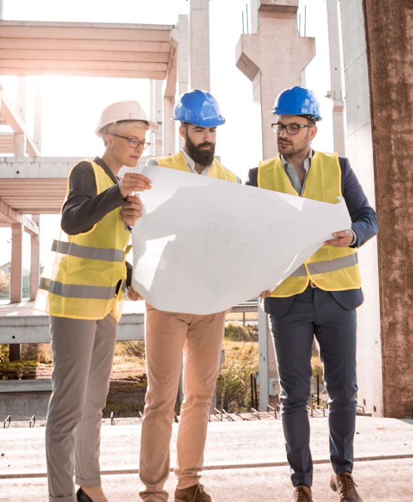 arquitectos con planos